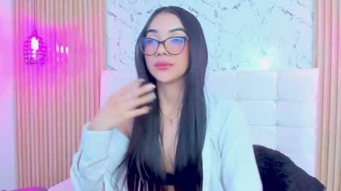 Snapshot of gabrielam_ms chatting on January 18, 2025, 5:10 am Gabriela Evans MS online show from January 18, 2025, 5:10 am