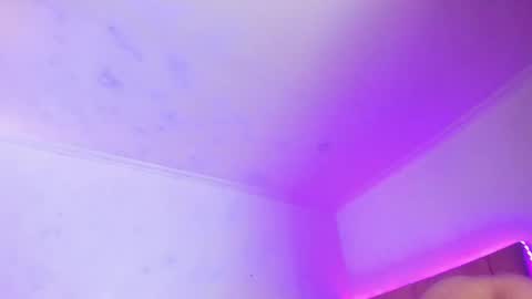   online show from November 6, 2025, 6:42 pm