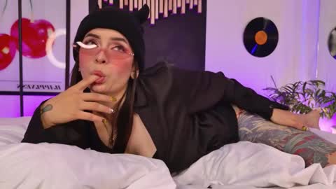 Gaby  online show from November 7, 2025, 1:22 pm