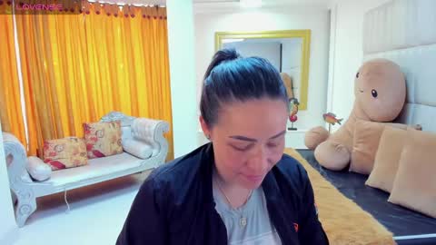 gabriela online show from March 1, 2025, 1:51 pm