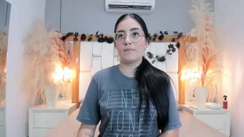 Snapshot of gabyjhons chatting on December 17, 2025, 6:25 pm gabyjhons online show from December 17, 2025, 6:25 pm