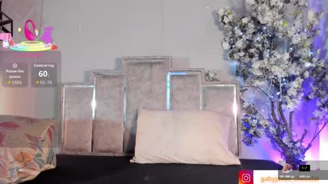 Snapshot of gabyyjones chatting on November 16, 2025, 11:38 am gabyyjones online show from November 16, 2025, 11:38 am