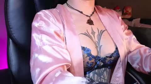 gaia_joness online show from November 27, 2025, 1:51 am