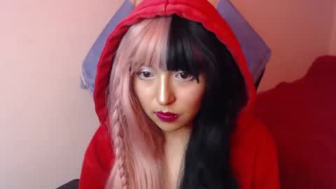 Kate 3 online show from September 26, 2025, 7:29 pm