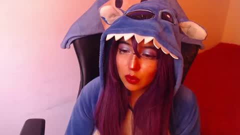 Kate 3 online show from October 7, 2025, 7:44 pm