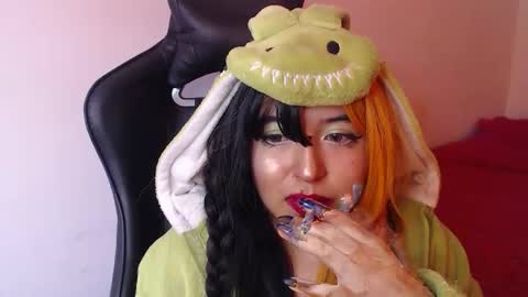 Kate 3 online show from October 17, 2025, 8:55 pm