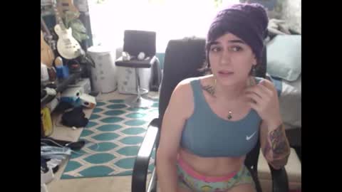 Snapshot of garthvoncoole chatting on November 17, 2025, 4:35 pm HarperxLotus online show from November 17, 2025, 4:35 pm