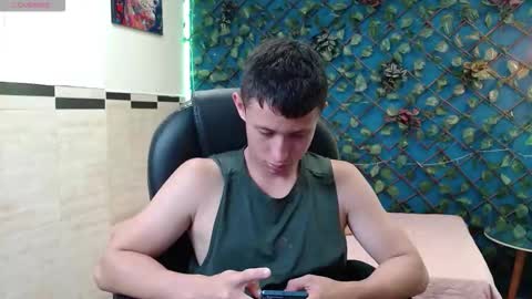 garuo_18 online show from November 9, 2025, 3:16 am