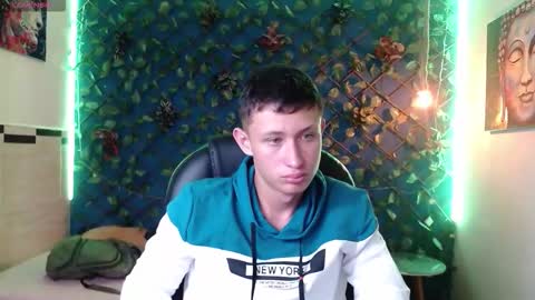 garuo_18 online show from November 15, 2025, 3:59 am