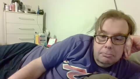 Snapshot of garyg930 chatting on January 19, 2025, 2:36 am Gary online show from January 19, 2025, 2:36 am