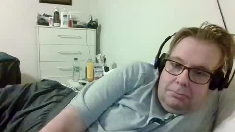 Snapshot of garyg930 chatting on October 7, 2025, 5:04 am Gary online show from October 7, 2025, 5:04 am