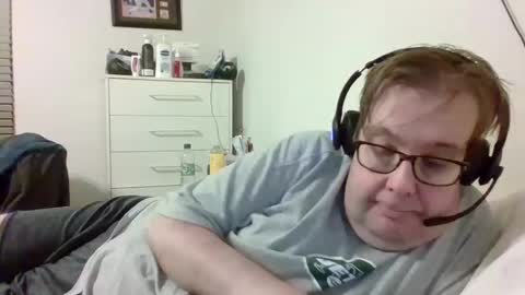 Snapshot of garyg930 chatting on October 8, 2025, 12:19 am Gary online show from October 8, 2025, 12:19 am