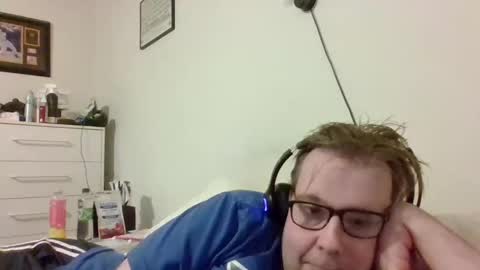 Snapshot of garyg930 chatting on October 29, 2025, 4:04 am Gary online show from October 29, 2025, 4:04 am