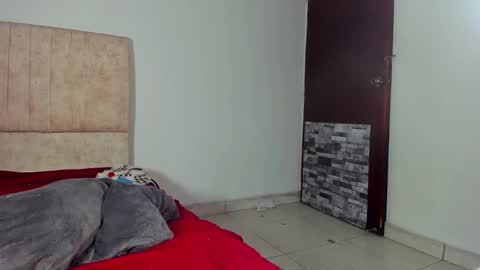 gatita13333321 online show from February 6, 2025, 2:00 am