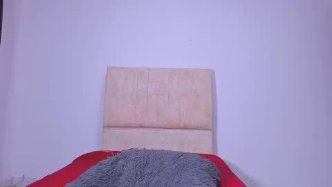 gatita13333321 online show from February 17, 2025, 12:43 am