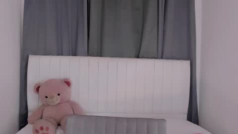 Vnecis Marn online show from October 24, 2025, 11:56 pm