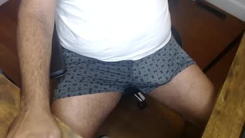 Snapshot of gato27cam chatting on October 11, 2025, 10:36 am Marco online show from October 11, 2025, 10:36 am