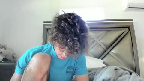 Snapshot of gayndepressed chatting on September 26, 2025, 9:08 pm Trace online show from September 26, 2025, 9:08 pm