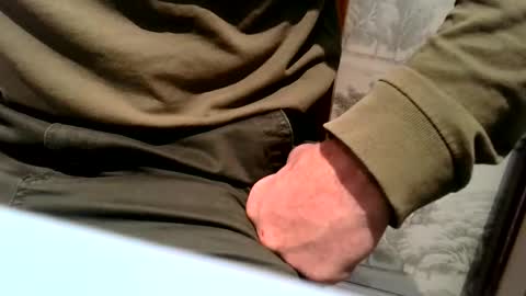 gazjones231 online show from November 22, 2025, 12:04 pm