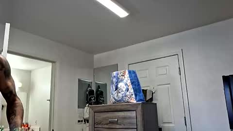 Snapshot of geekedoutlabs chatting on September 30, 2025, 4:23 pm Zanecubano online show from September 30, 2025, 4:23 pm