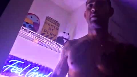 Snapshot of geekedoutlabs chatting on October 4, 2025, 3:15 am Zanecubano online show from October 4, 2025, 3:15 am