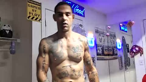 Snapshot of geekedoutlabs chatting on October 6, 2025, 1:25 am Zanecubano online show from October 6, 2025, 1:25 am