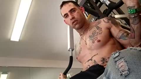 Snapshot of geekedoutlabs chatting on October 19, 2025, 5:46 pm Zanecubano online show from October 19, 2025, 5:46 pm