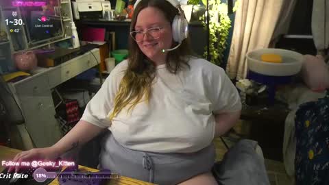 Snapshot of geeky_kitten chatting on September 25, 2025, 7:12 am Geeky Kitten Leina - online show from September 25, 2025, 7:12 am