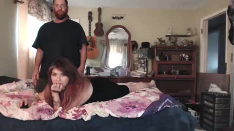 Geeznutsizonyrchyn online show from October 18, 2025, 1:56 pm