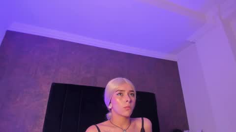 Snapshot of gemarodriguez_ chatting on March 2, 2025, 10:38 pm Gemma online show from March 2, 2025, 10:38 pm