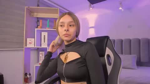 Gemma online show from December 15, 2025, 5:01 am