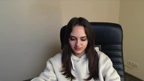 Snapshot of gemma_arterton chatting on November 25, 2025, 7:41 am Gemma online show from November 25, 2025, 7:41 am