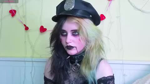 Ilona online show from October 31, 2025, 6:31 pm