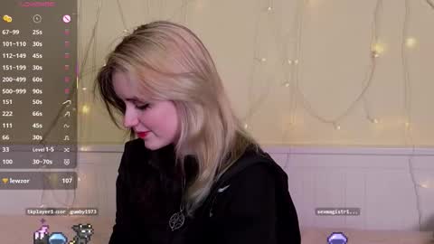 Ilona online show from December 5, 2025, 6:48 pm