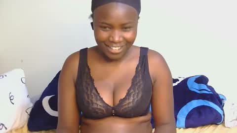 Luciana online show from November 12, 2025, 10:09 pm