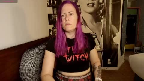 Snapshot of gennyrock chatting on January 14, 2025, 5:01 pm Genny Rock and online show from January 14, 2025, 5:01 pm