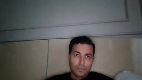 genteldevil online show from December 17, 2025, 8:42 am