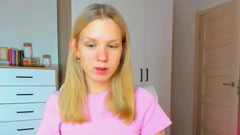 Snapshot of gentle_angel_melissa chatting on November 28, 2025, 5:37 pm Melissa online show from November 28, 2025, 5:37 pm