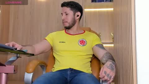 George online show from November 23, 2025, 8:30 pm