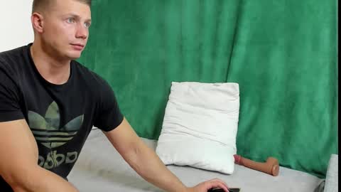 Snapshot of georgearmwrestler chatting on January 2, 2025, 4:24 pm George my Fansly online show from January 2, 2025, 4:24 pm