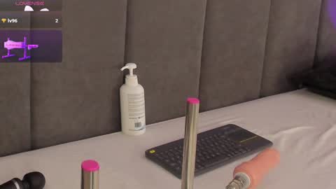 Kendal  online show from December 24, 2024, 12:55 am