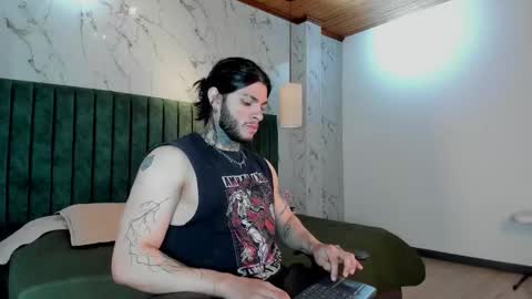 Snapshot of georgios_makris chatting on December 14, 2025, 3:23 am Georgios Makris online show from December 14, 2025, 3:23 am