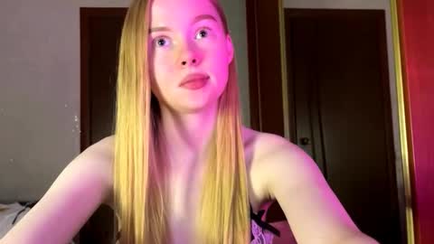 Amelia online show from October 12, 2025, 7:57 pm