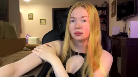 Amelia online show from November 7, 2025, 4:34 am