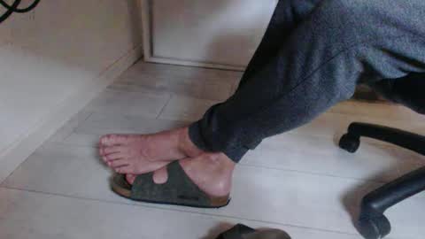 Snapshot of germansolebro chatting on September 17, 2025, 6:48 am GermanSoleBro online show from September 17, 2025, 6:48 am