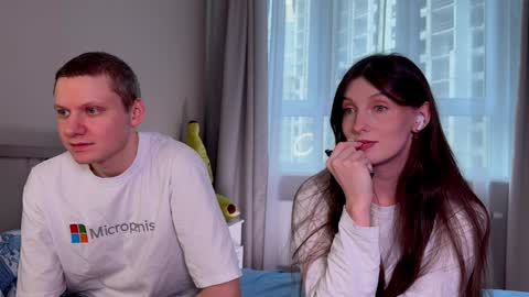 Snapshot of gethigh_ chatting on January 19, 2025, 6:42 am Liz and Mark online show from January 19, 2025, 6:42 am