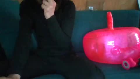 Snapshot of getmeforyou chatting on February 23, 2025, 3:51 pm yessiyou online show from February 23, 2025, 3:51 pm