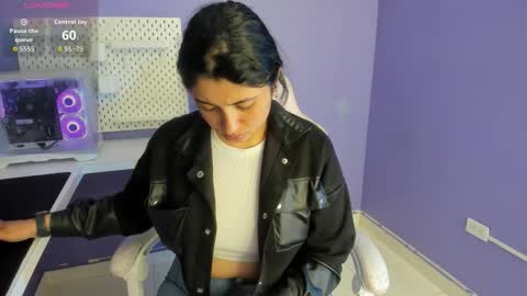 Danna Astrom online show from October 5, 2025, 7:01 pm