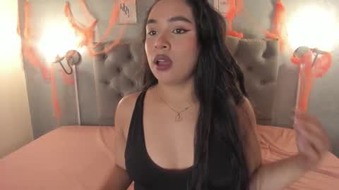 giannaslimjb online show from October 29, 2025, 3:42 am