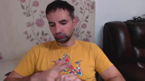 Gianni online show from November 28, 2025, 2:42 pm